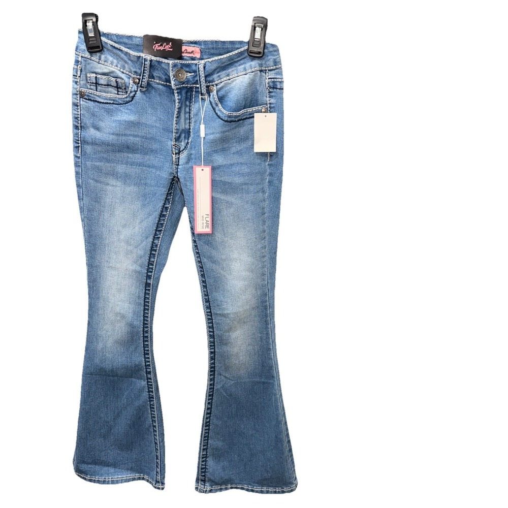 NWT True Luck Denim Jeans Women's 3/4 Midrise Med Wash Flare Stretch